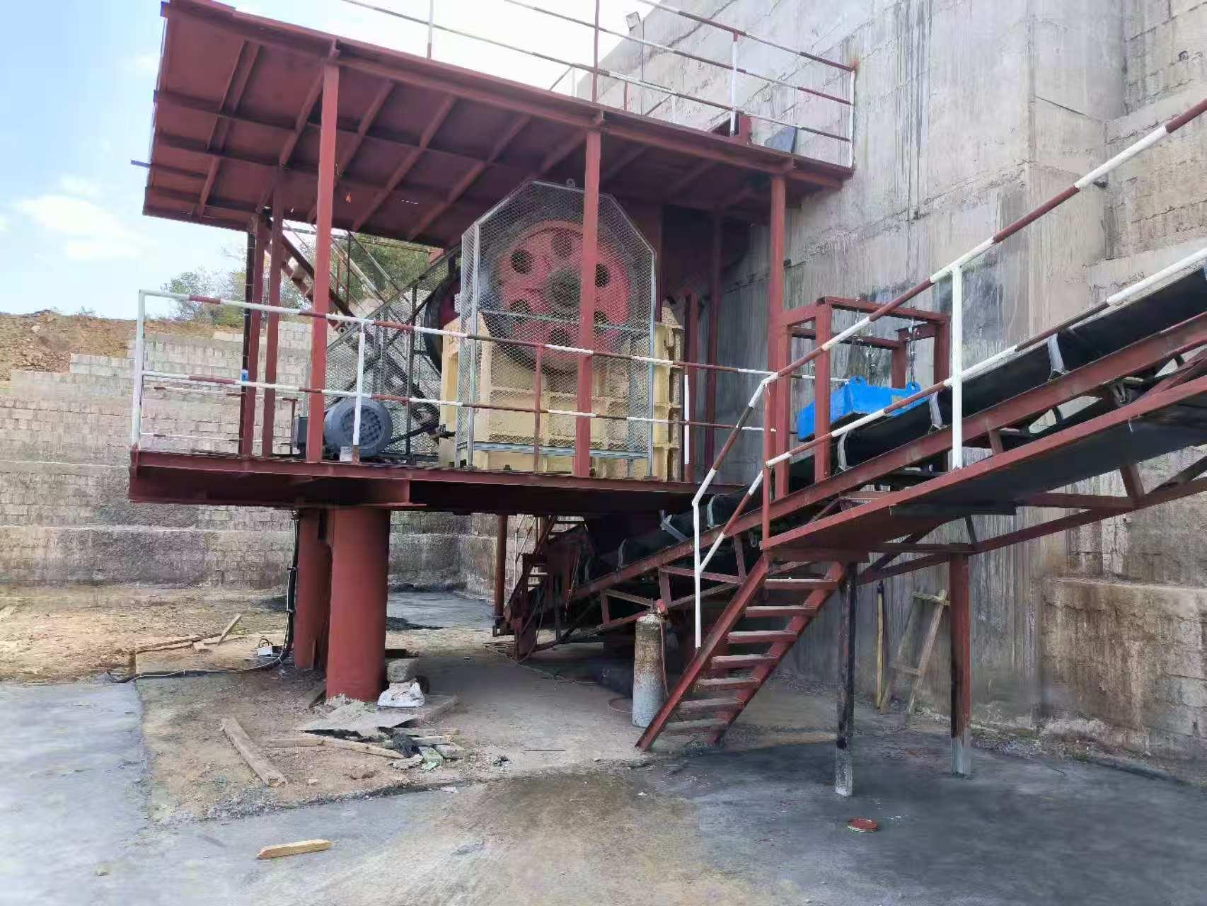 Cone Crusher factory photo 2
