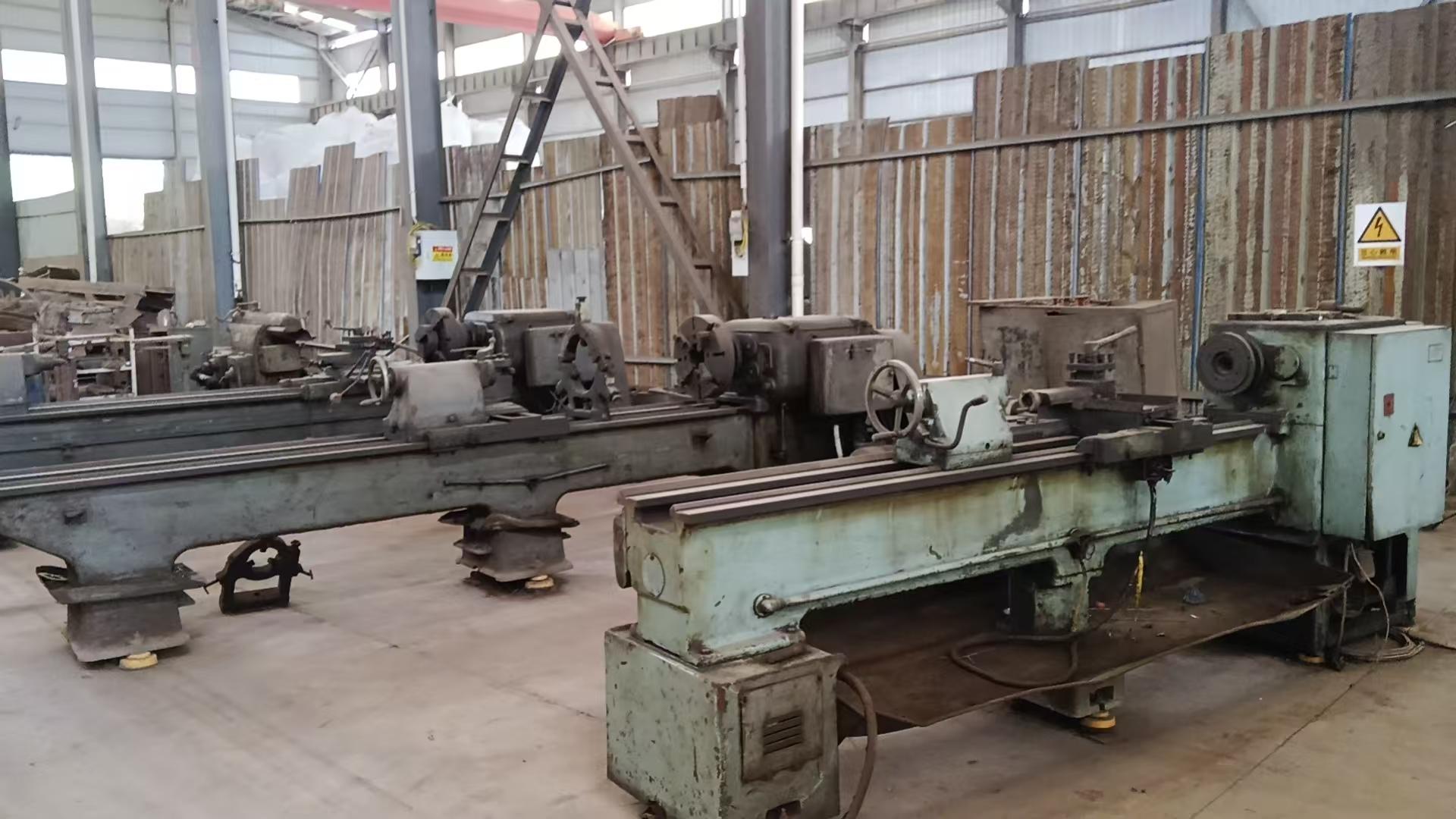 Lathe / Turning Equipment